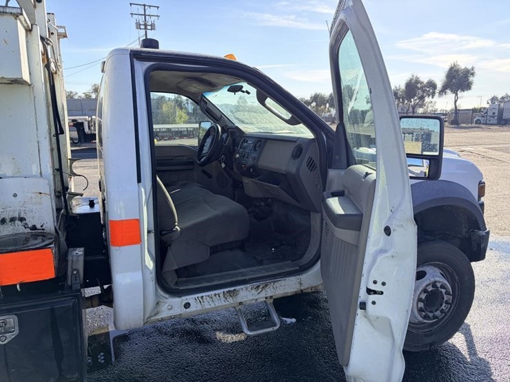 2010-ford-f450-image-10