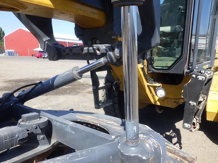 2012-deere-672gp-image-11