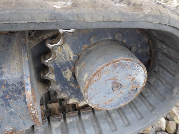 2016-takeuchi-tb230-image-35