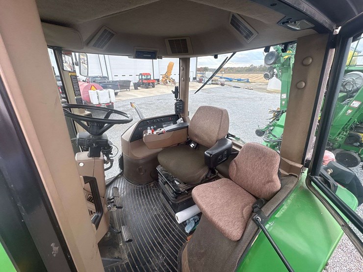 john-deere-8200-image-14