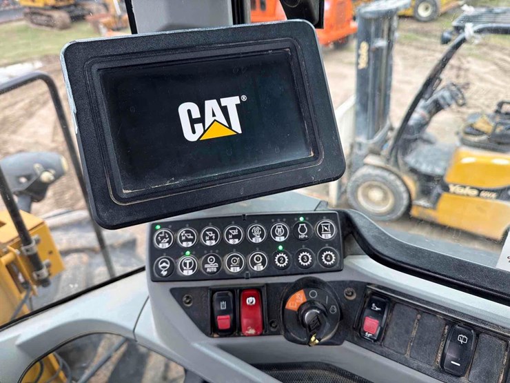 caterpillar-930-image-20