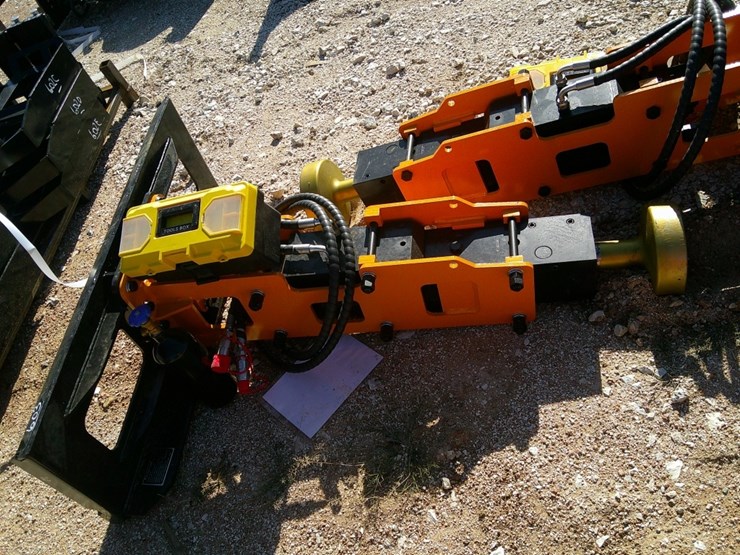 future-post-driver-f/-skid-steer-image-1