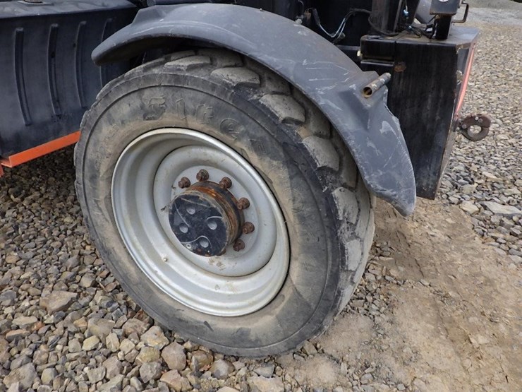 2012-jlg-g10-55a-image-34