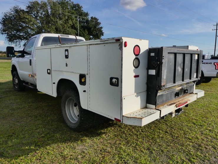 2015-ford-f350-xl-image-3