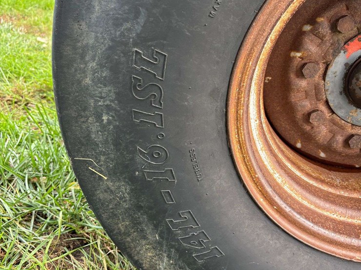 1977-white-2-155-image-11