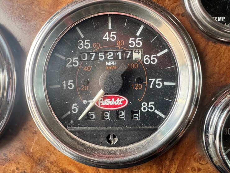 2003-peterbilt-379-image-28