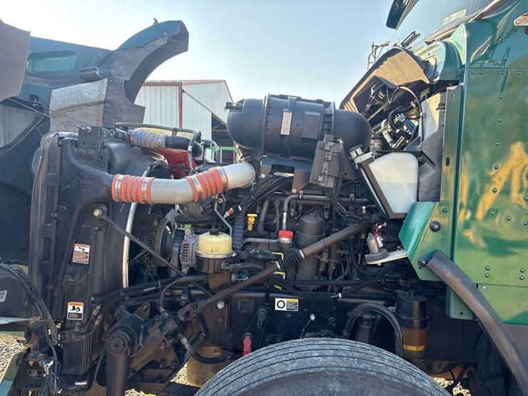 2014-kenworth-t800-image-15