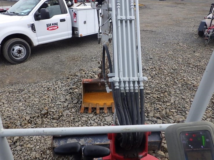 takeuchi-tb230-image-31