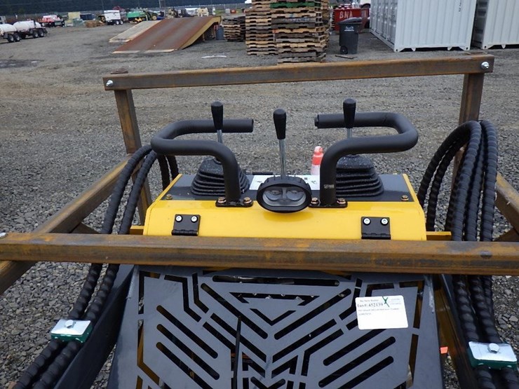 2025-sdlanch-sdll60-skid-steer-tracked-loader-image-11