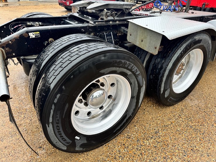 2003-peterbilt-379-image-6