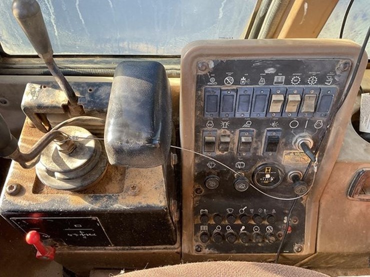 1995-caterpillar-928f-image-13