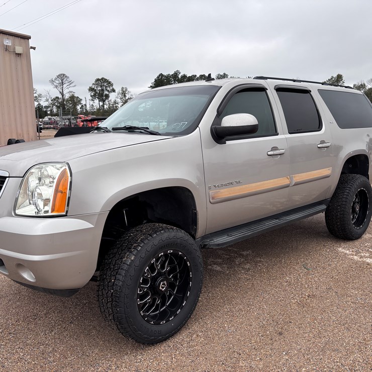 GMC YUKON