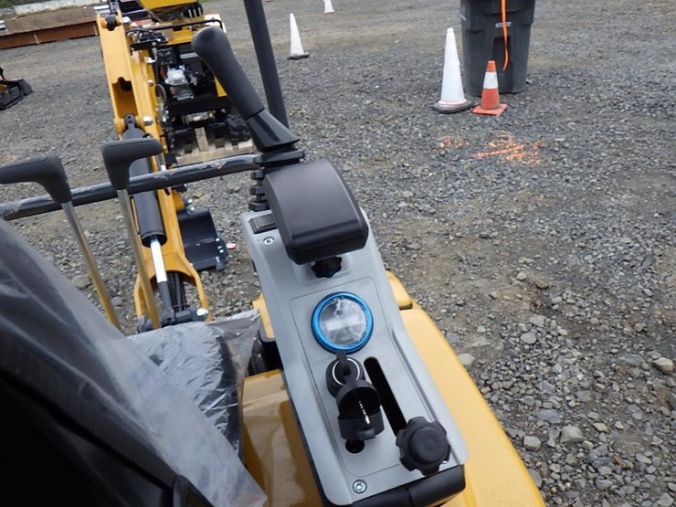 2025-sdlanch-sdle20-hydraulic-excavator-image-23