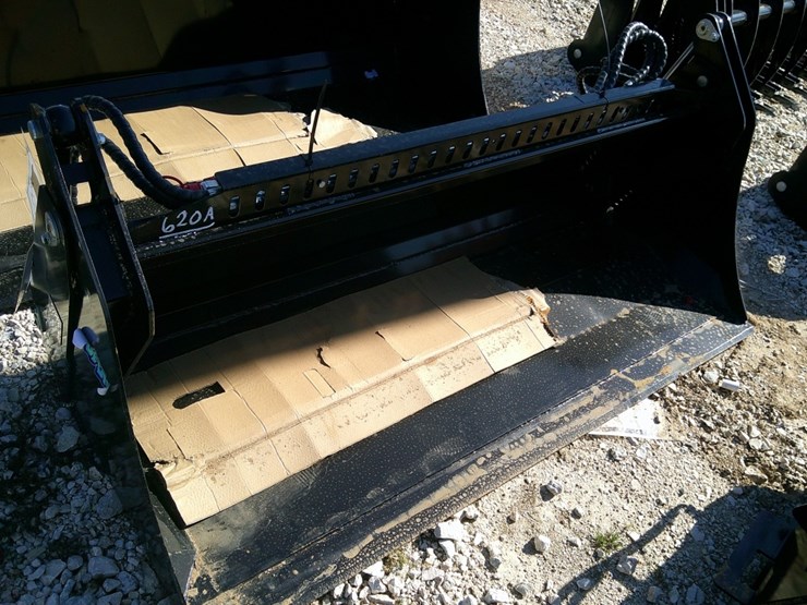 future-72"-bucket-f/-skid-steer-image-1