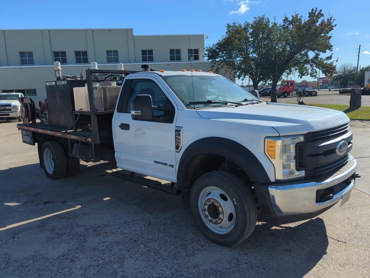 ford-f550-xl-image-3