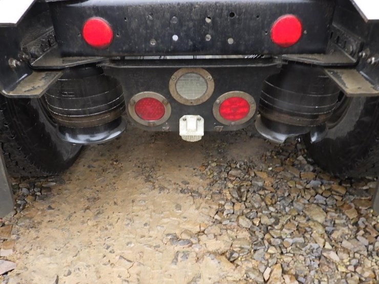 2005-freightliner-columbia-t/a-truck-tractor-image-7