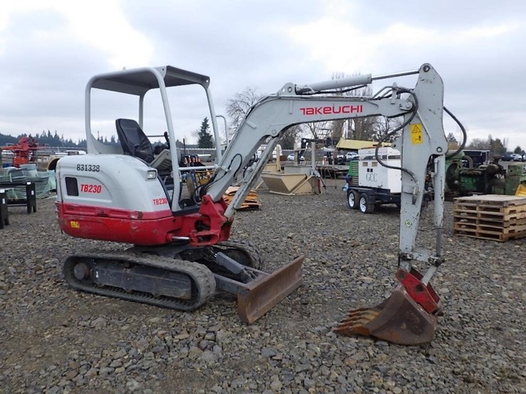 2016-takeuchi-tb230-image-2