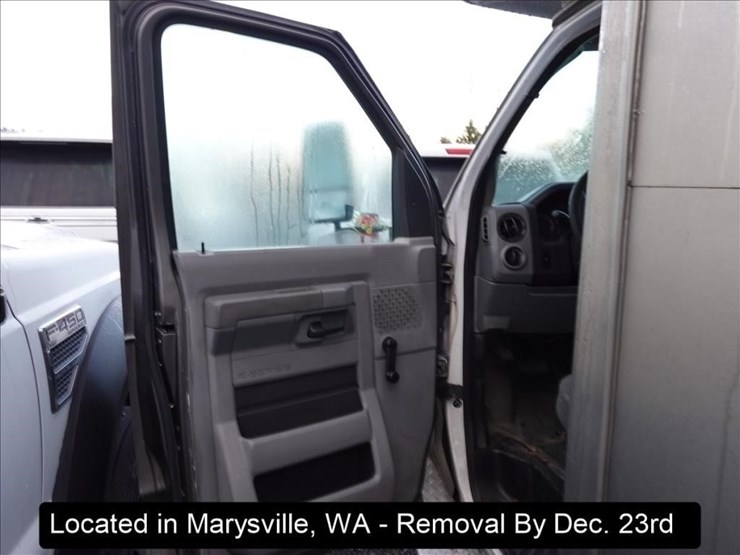 2010-ford-e350-image-19