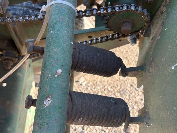 john-deere-7000-image-9