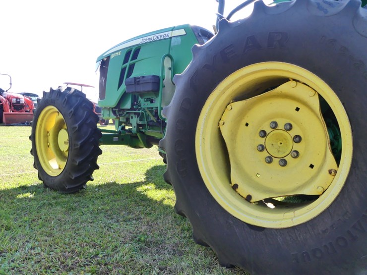 john-deere-5075e-image-9