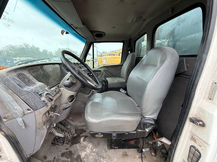 1997-ford-f800-image-22