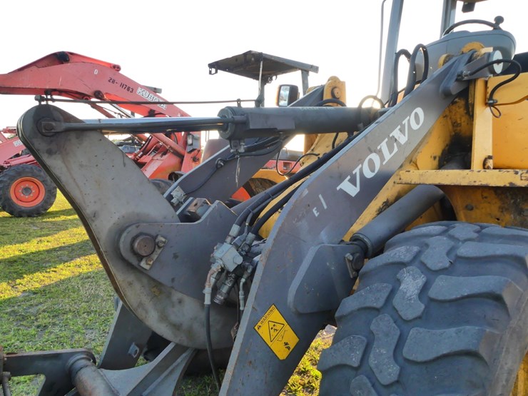 2015-volvo-l30gs-image-9