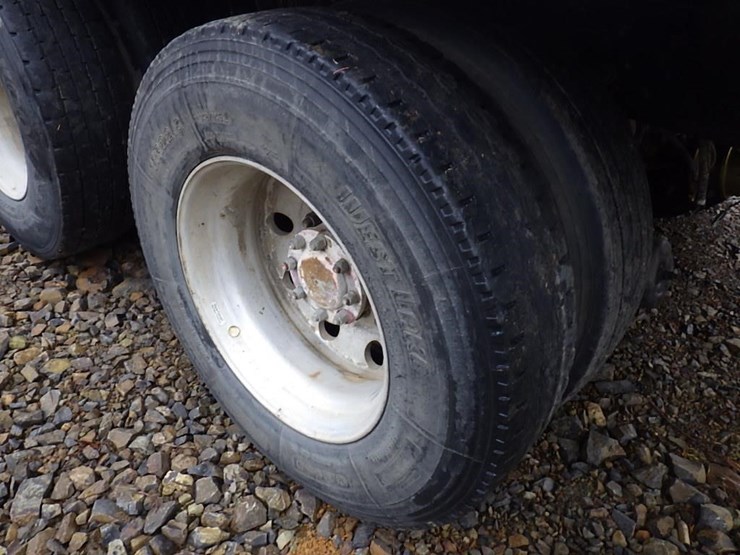 peterbilt-357-image-40