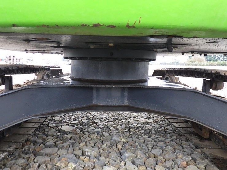 hitachi-zx75ur-image-28