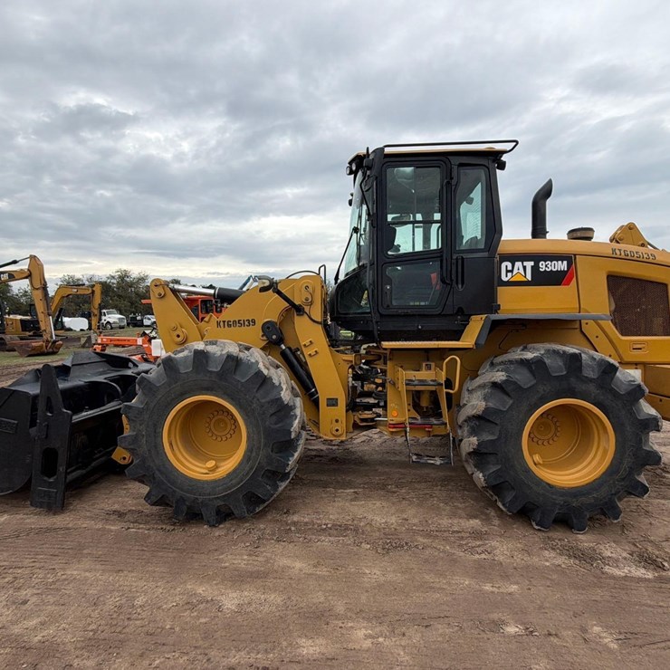 CATERPILLAR 930