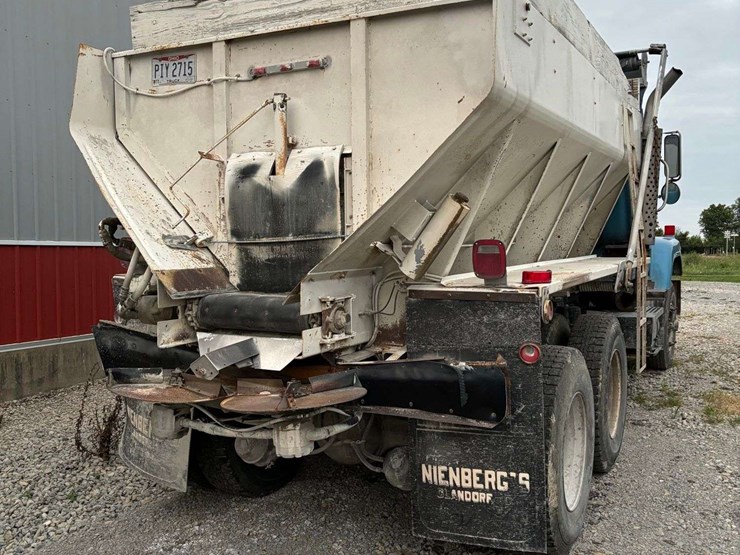 1985-international-s2500-image-4