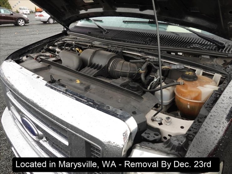 2014-ford-e550-image-24