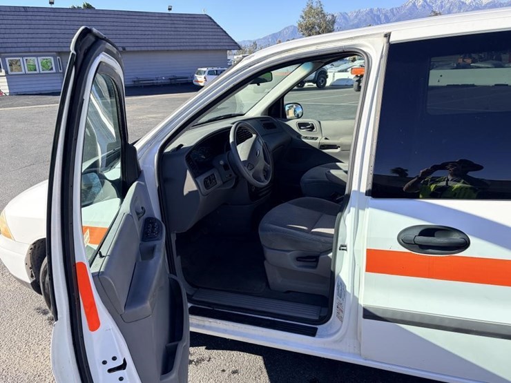 2003-ford-windstar-image-11