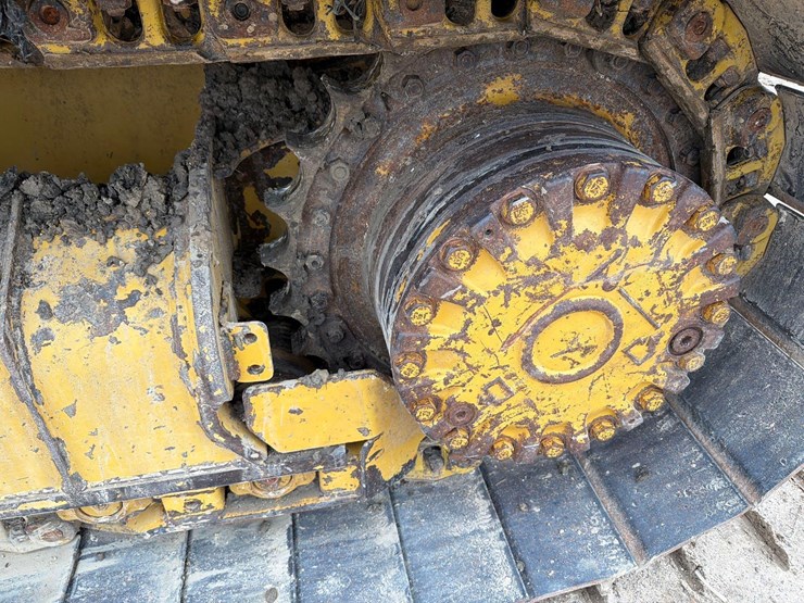 2021-caterpillar-d3-lgp-image-9