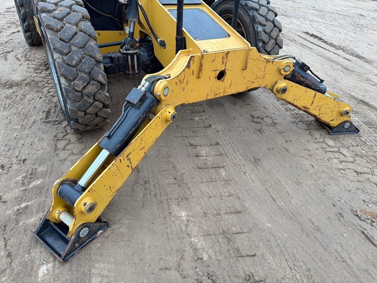 2019-caterpillar-tl1255-image-11
