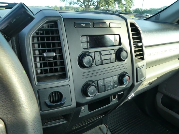 2017-ford-f350-xl-image-13