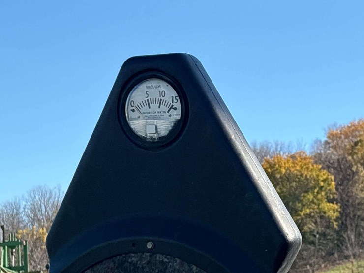 john-deere-7240-image-27