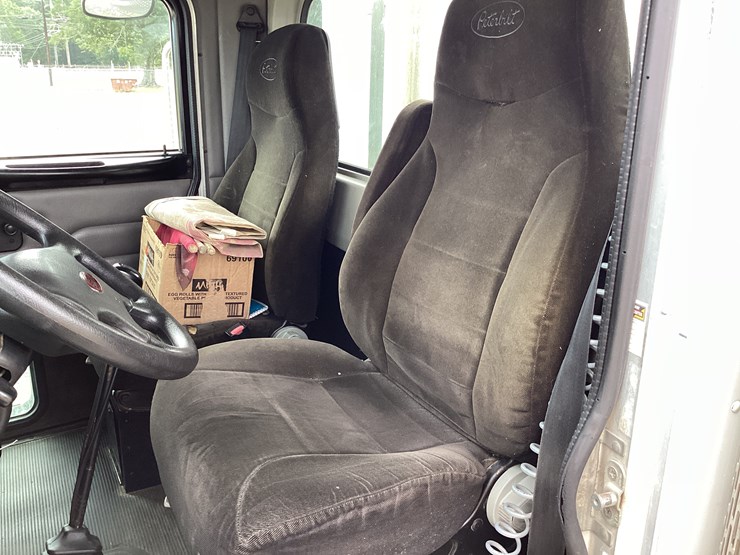 peterbilt-379-image-18