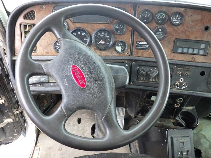 peterbilt-357-image-27