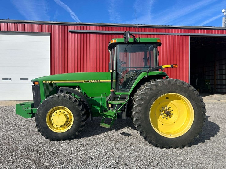 1996-john-deere-8200-image-3