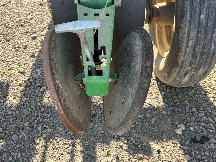 john-deere-7000-image-8