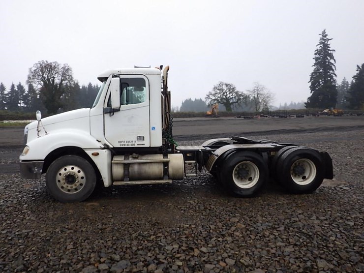 2005-freightliner-columbia-t/a-truck-tractor-image-6