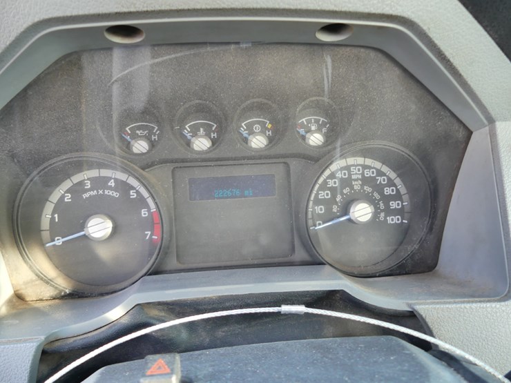 2016-ford-f350-xl-image-13