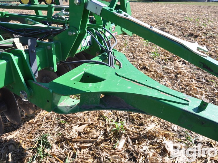 2011-john-deere-2310-image-14