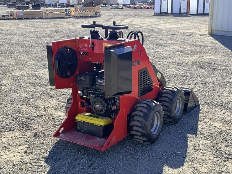 2025-sdlool-sl323wj-skid-steer-loader-image-3