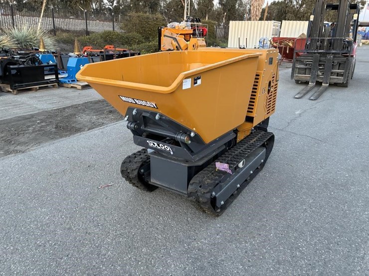 2025-vicsec-x1200-mud-buggy-image-1