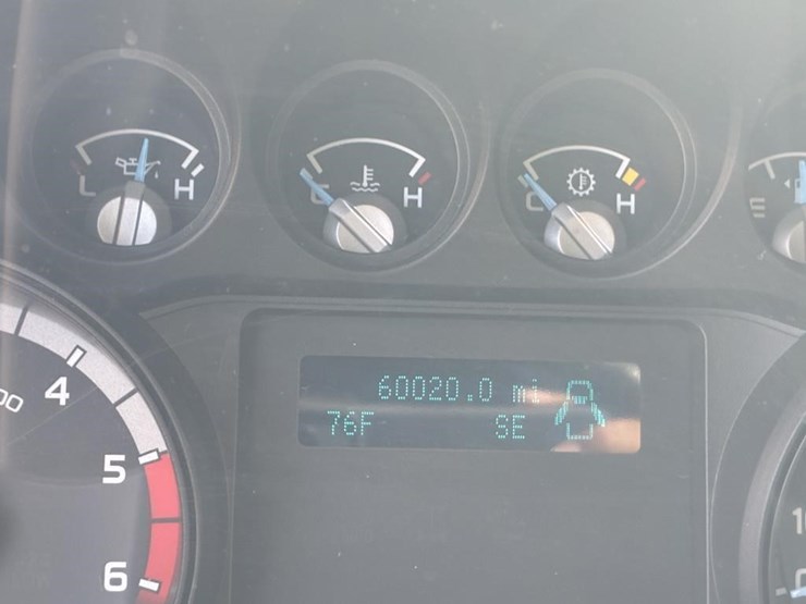 2015-ford-f550-xlt-image-19