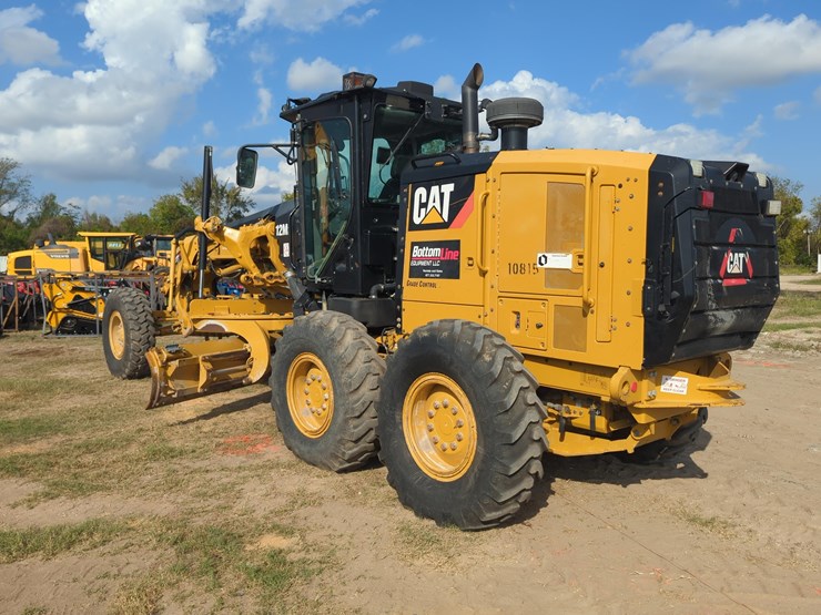 caterpillar-12m3-image-5