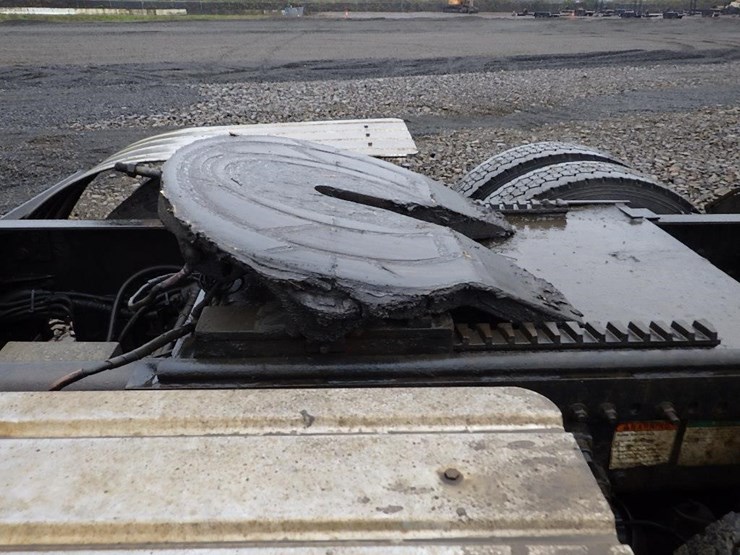 2005-freightliner-columbia-t/a-truck-tractor-image-9