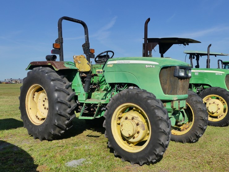 john-deere-5075e-image-1