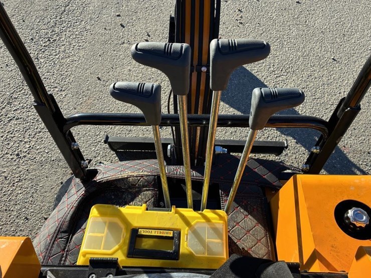 2025-vicsec-vc15-excavator-image-17